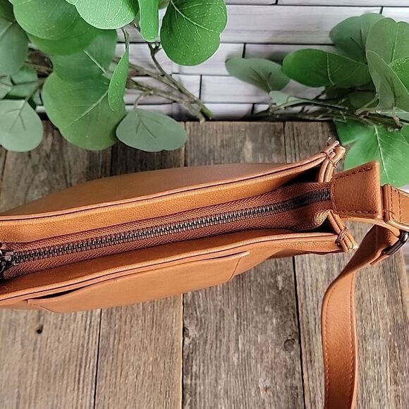 CoLab faux leather crossbody bag - Picture 4 of 13